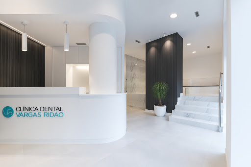 Clínica dental Vargas Ridao - Dentista en Vigo expertos en ortodoncia Invisalign