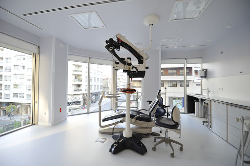 Clínica Dental en Vigo - Montserrat Gallego